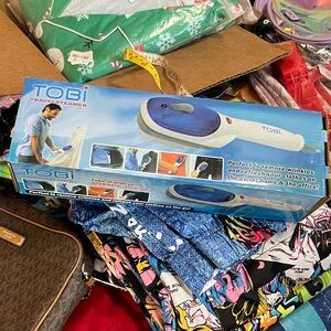 MULTIPLE PORTABLE CLOTHES STEAMERS!! MUST HAVES!!